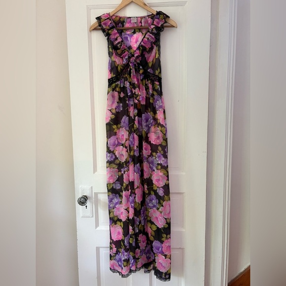 Vintage Floral Lingerie​ - Picture 8 of 12